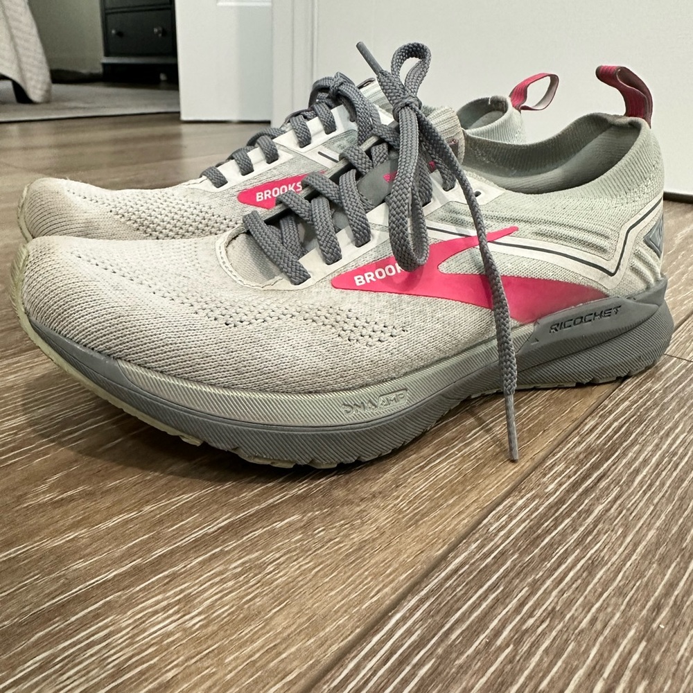 Brooks Ricochet 3